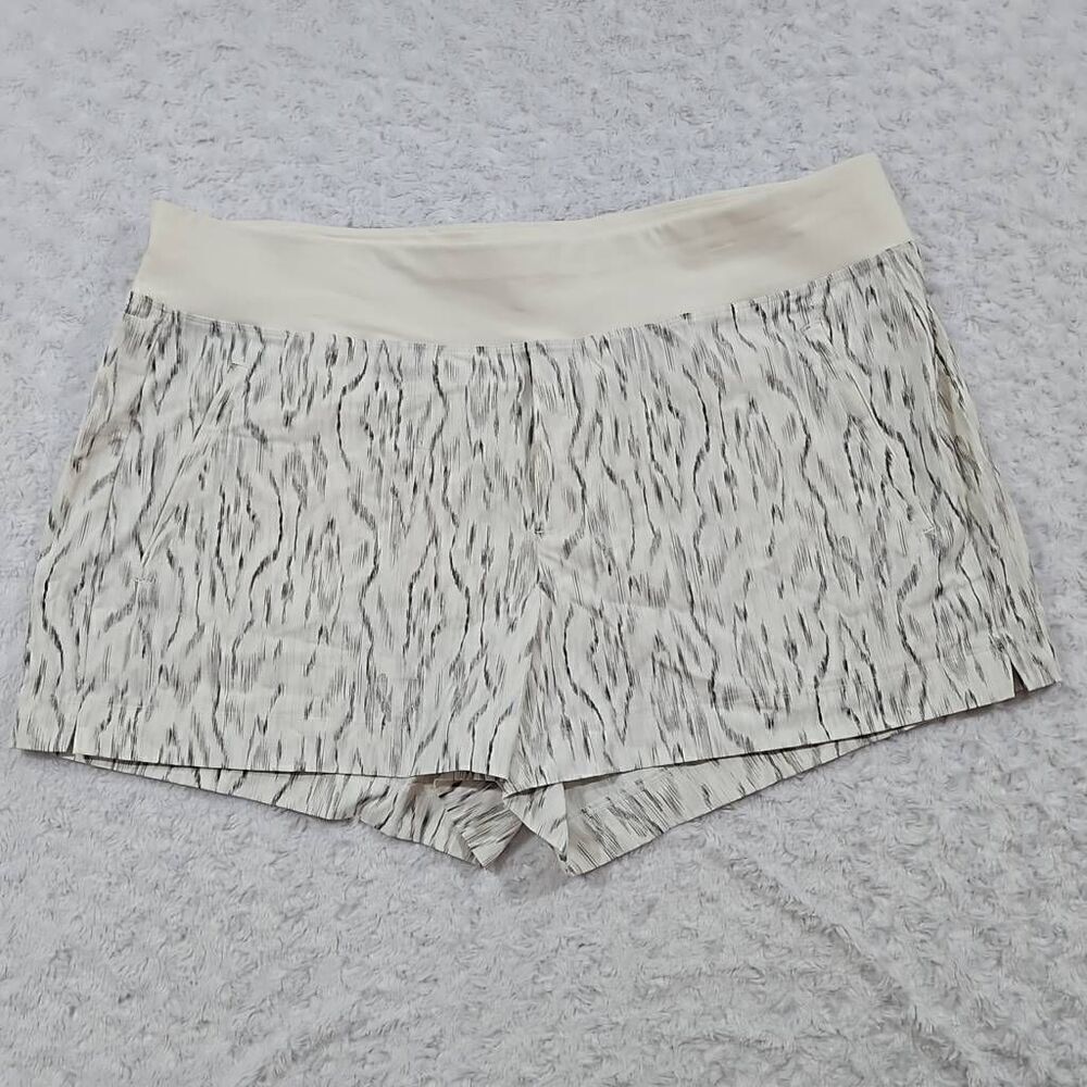 Athleta women's size 22 Trekkie North short Ikat Texture Magnolia Grey/White